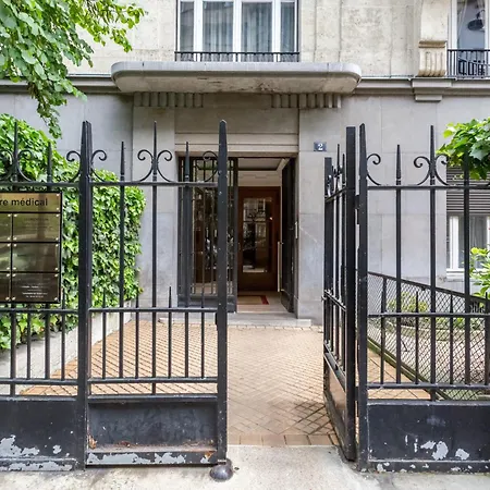 Small - Porte Maillot Apartment Paris